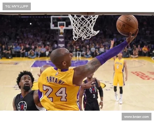 NBA突破上篮技巧解析：如何在高速对抗中完成高效得分